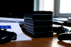 Tesla shareholders bet big on Musk with $1 trillion pay package - Professional coverage